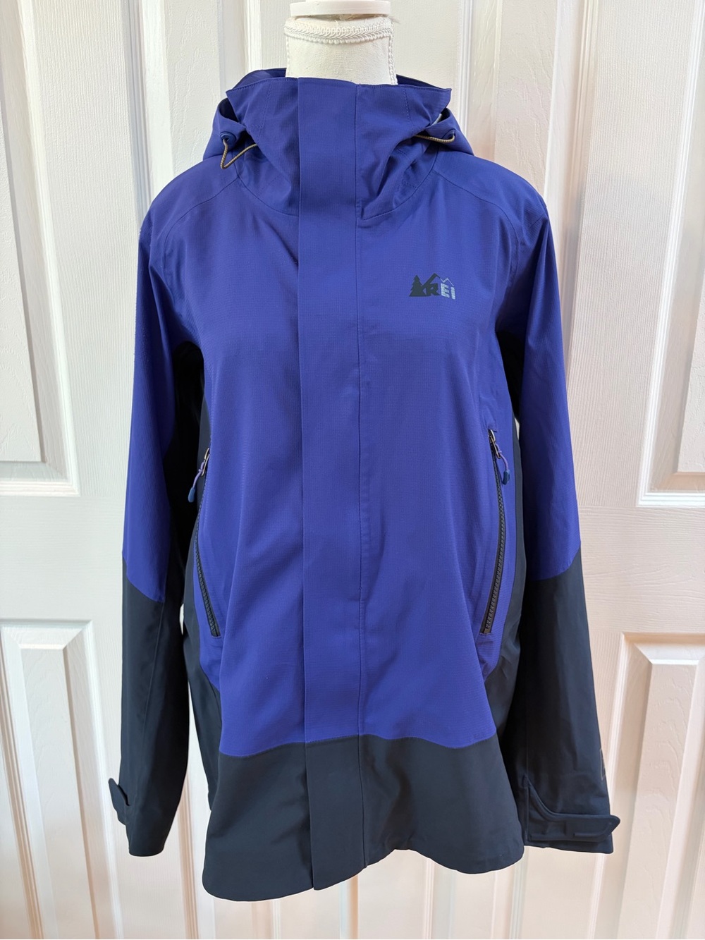 Rei Elements Navy and Purple Rain Coat Size L